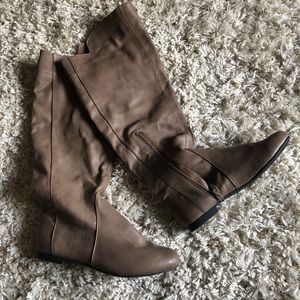 Fergie knee high flat boots New!
